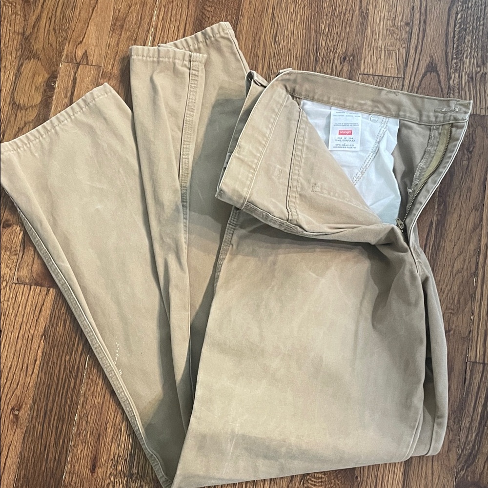 Wrangler Men's Khaki Chinos